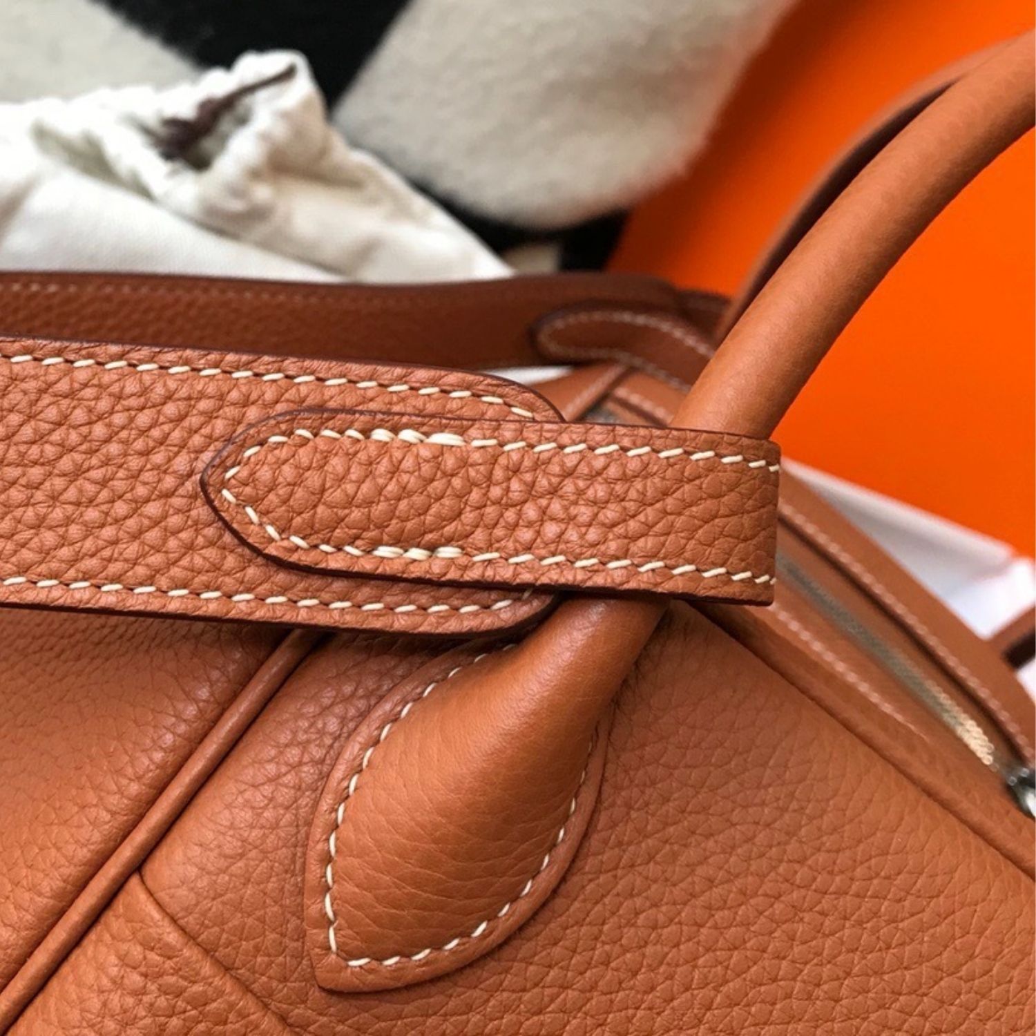 Hermes Lindy 26 Shoulder Bag 10.2in/ 26cm Cognac Gold Hardware For Women