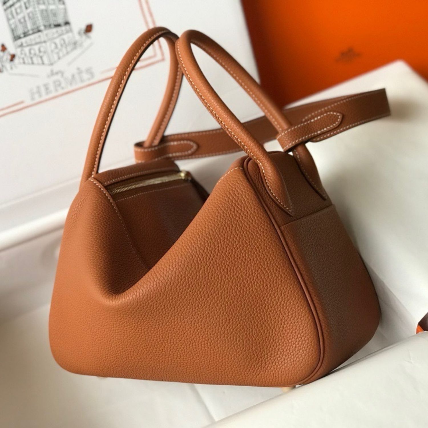 Hermes Lindy 26 Shoulder Bag 10.2in/ 26cm Cognac Gold Hardware For Women