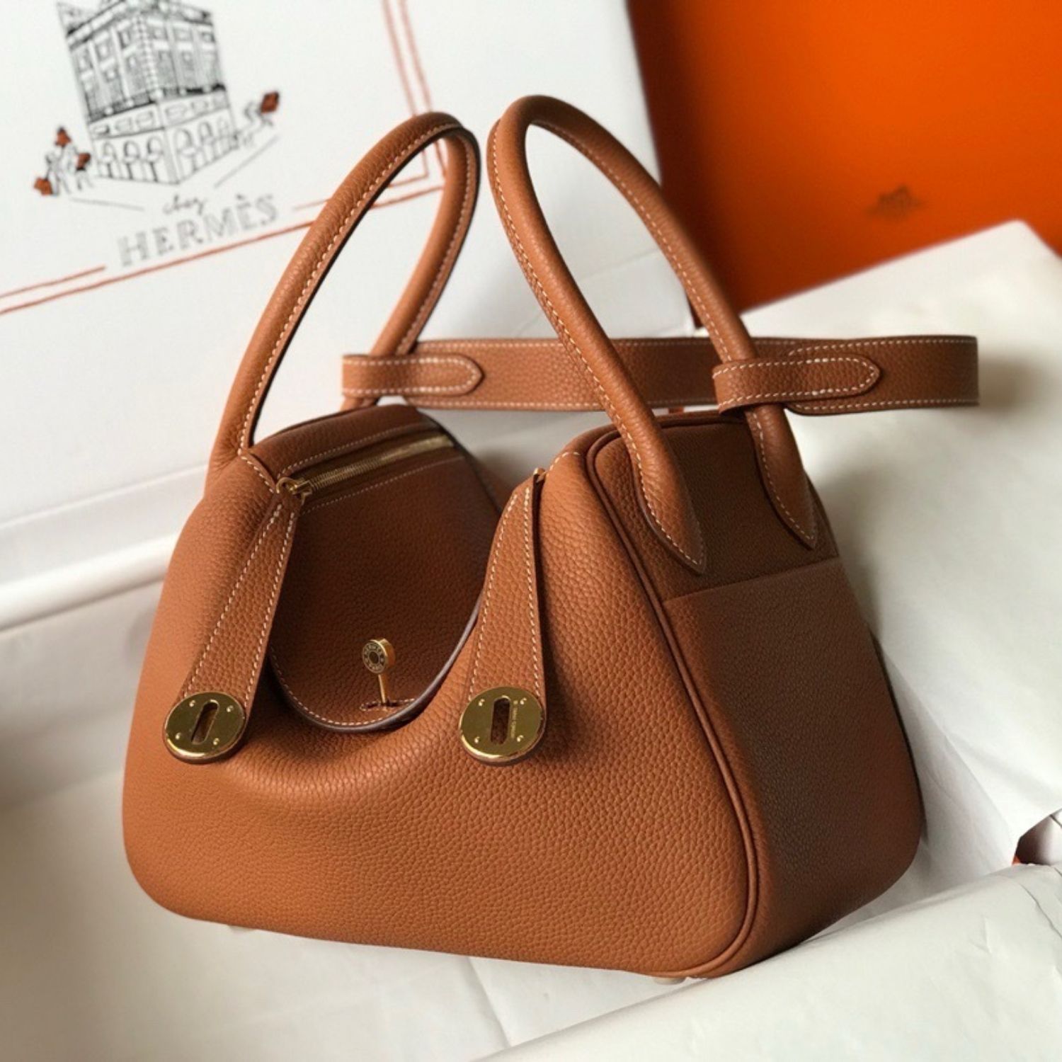 Hermes Lindy 26 Shoulder Bag 10.2in/ 26cm Cognac Gold Hardware For Women