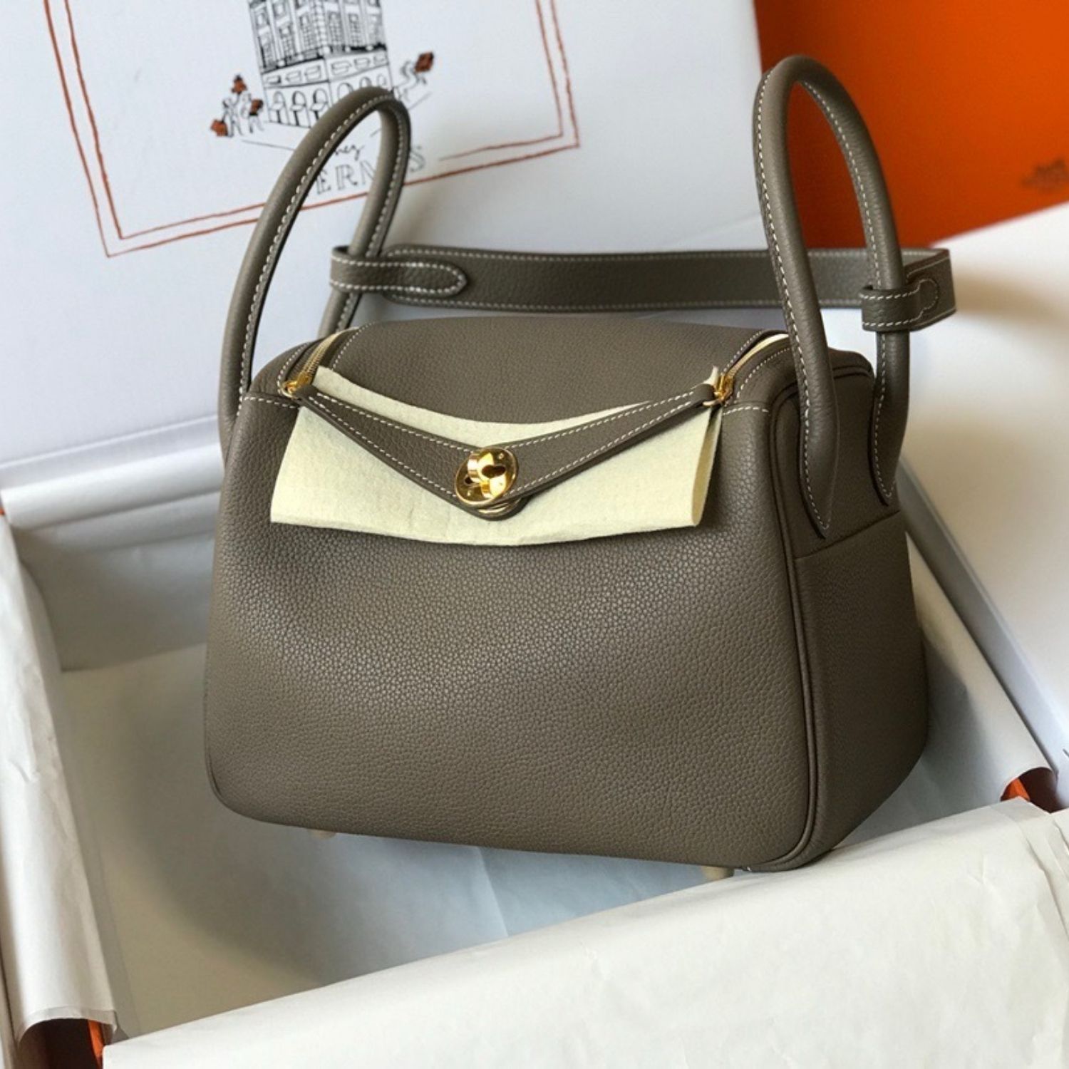 Hermes Lindy 26 Shoulder Bag 10.2in/ 26cm Etoupe Gold Hardware For Women
