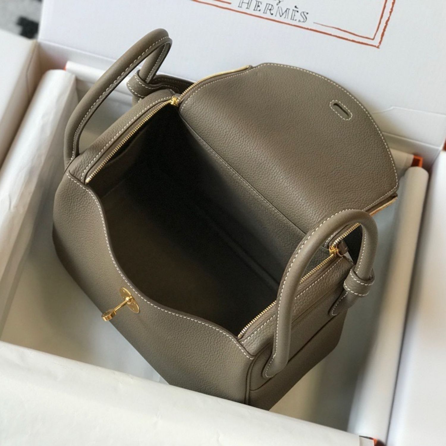 Hermes Lindy 26 Shoulder Bag 10.2in/ 26cm Etoupe Gold Hardware For Women