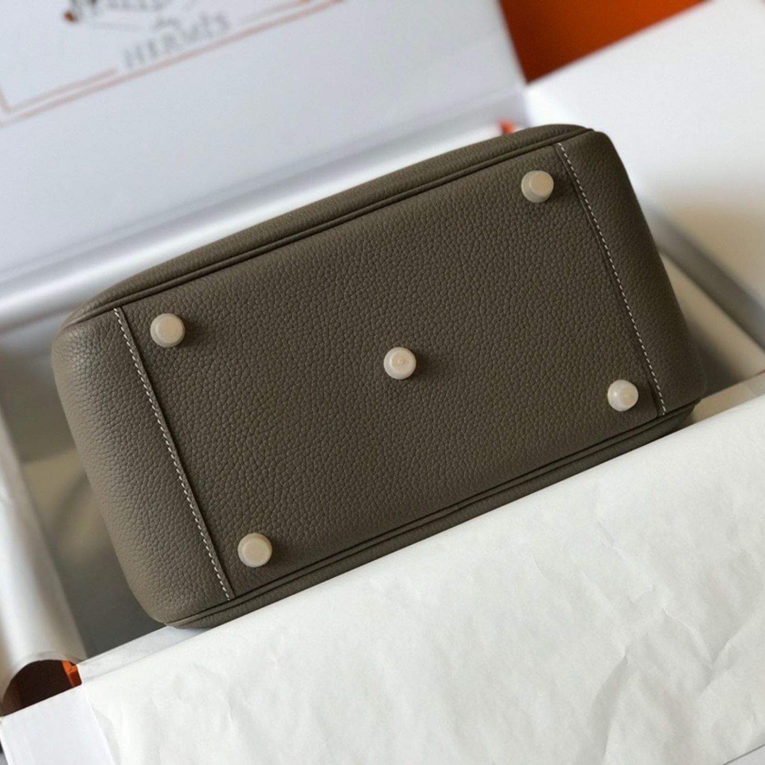 Hermes Lindy 26 Shoulder Bag 10.2in/ 26cm Etoupe Gold Hardware For Women