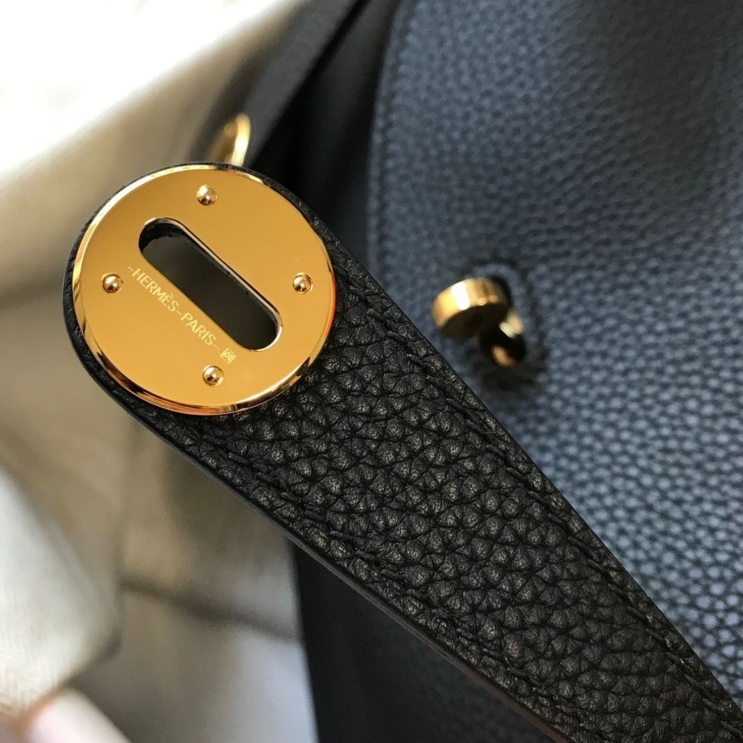 Hermes Lindy 26 Shoulder Bag 10.2in/ 26cm Noir Gold Hardware For Women