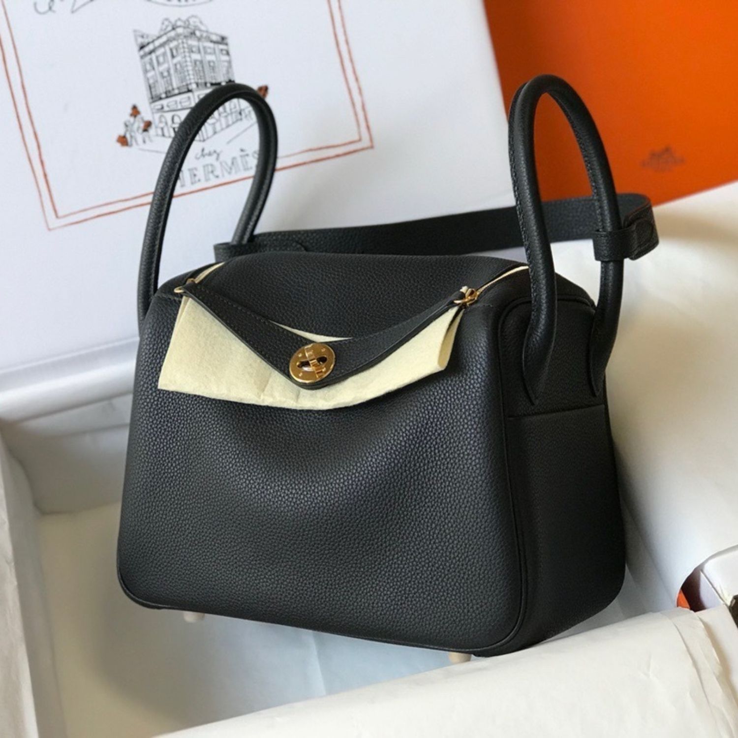 Hermes Lindy 26 Shoulder Bag 10.2in/ 26cm Noir Gold Hardware For Women