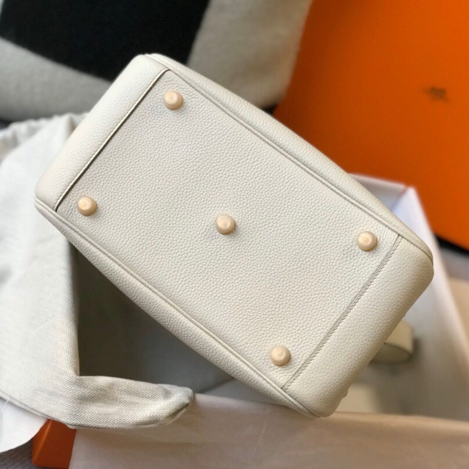 Hermes Lindy 26 Shoulder Bag 10.2in/ 26cm Craie Gold Hardware For Women