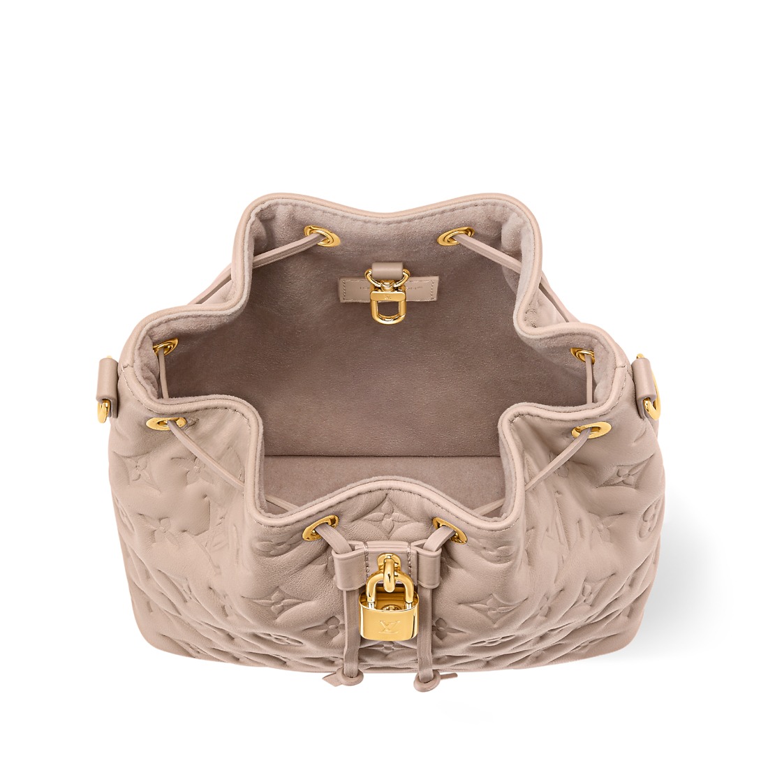 Louis Vuitton Coussin Bucket Shoulder Bag 7.9in/ 20cm Beige Gold Hardware For Women M26530