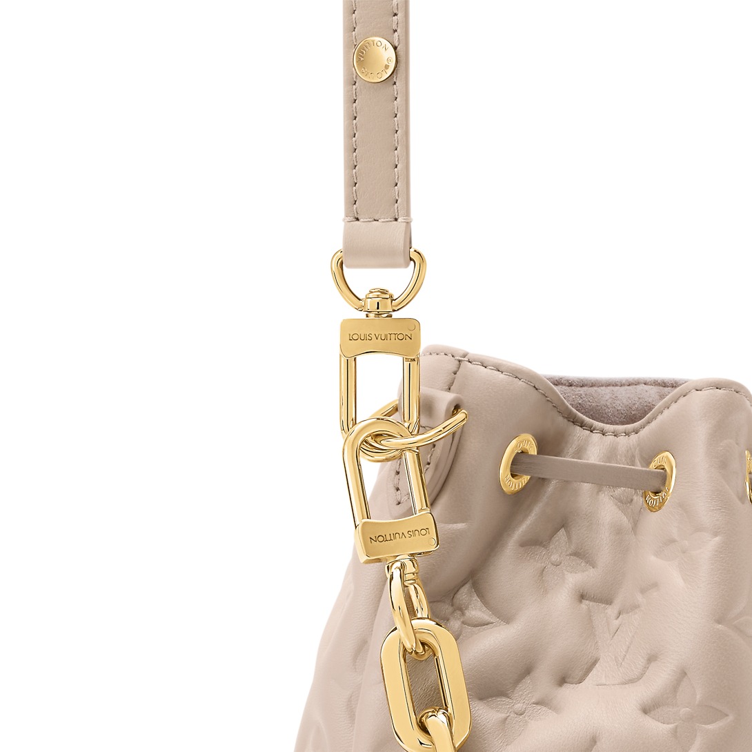 Louis Vuitton Coussin Bucket Shoulder Bag 7.9in/ 20cm Beige Gold Hardware For Women M26530